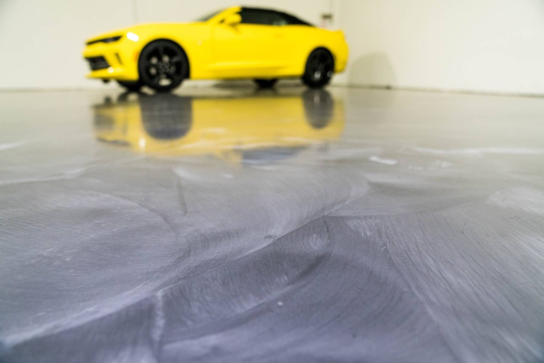 Example of a metallic floor finish